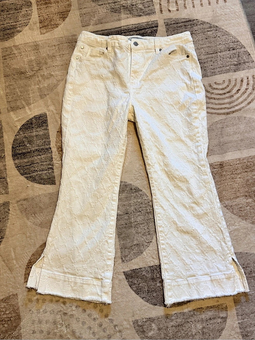 Liverpool Hannah Crop flare White Jeans size 10/30